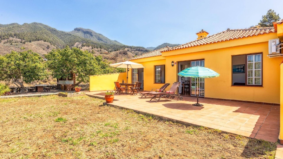 Los Llanos de Aridane House | Holiday house Los Llanos de Aridane for 2 - 6 persons with 3 bedrooms - Holiday house