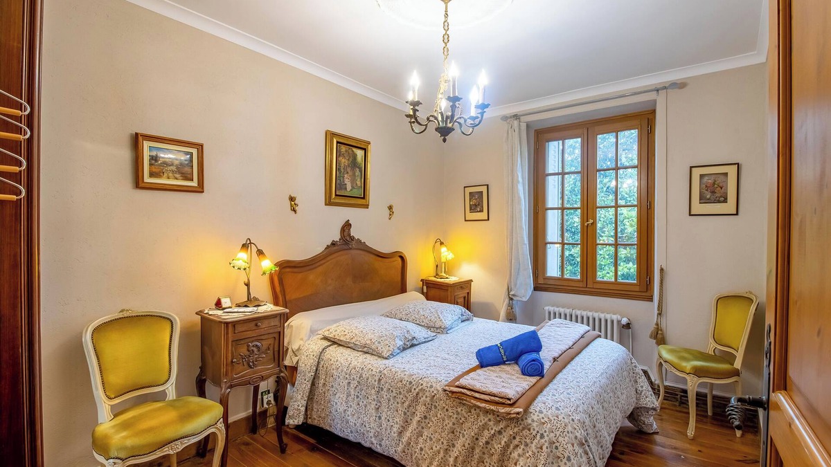 Terrasson-la-Villedieu House | Holiday Home 'Maison Dans Le Centre Historique' with Terrace and Wi-Fi