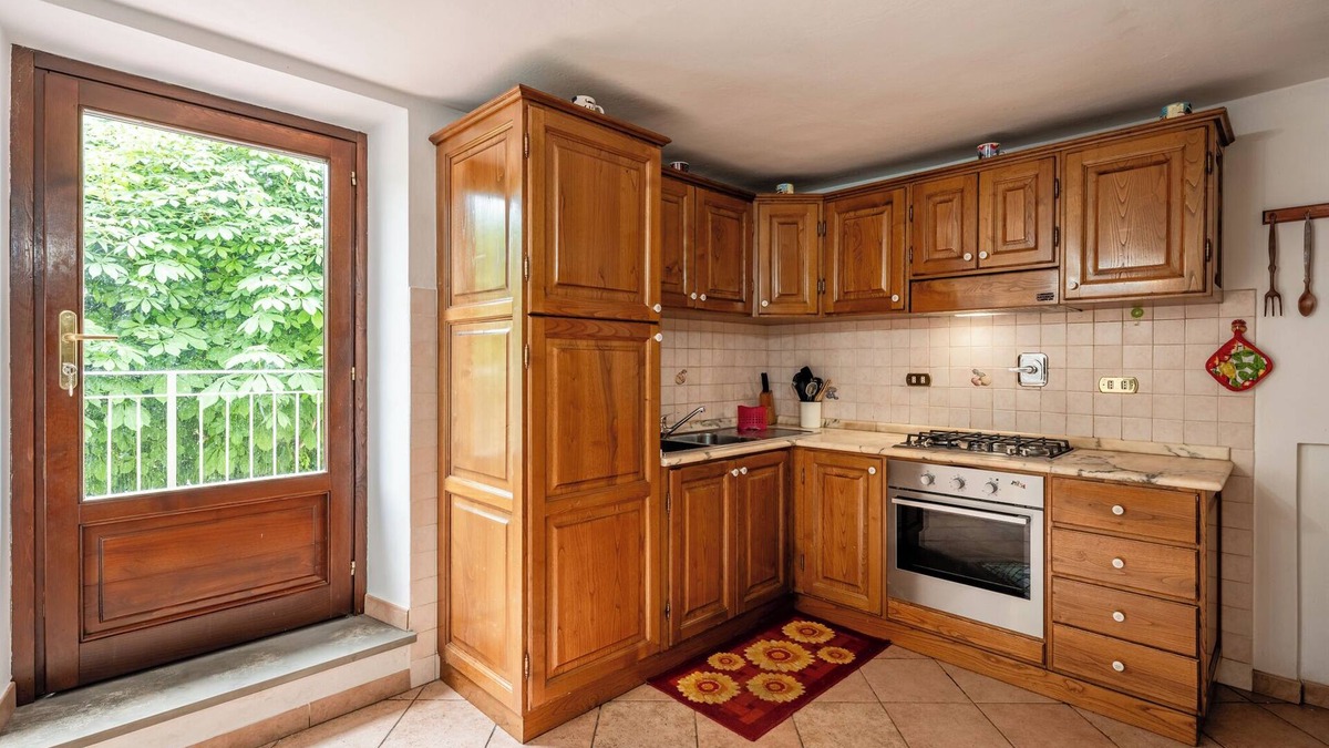 San Marcello Piteglio House | Holiday Home 'Africo Con Vista' with Mountain View, Private Garden and Balcony