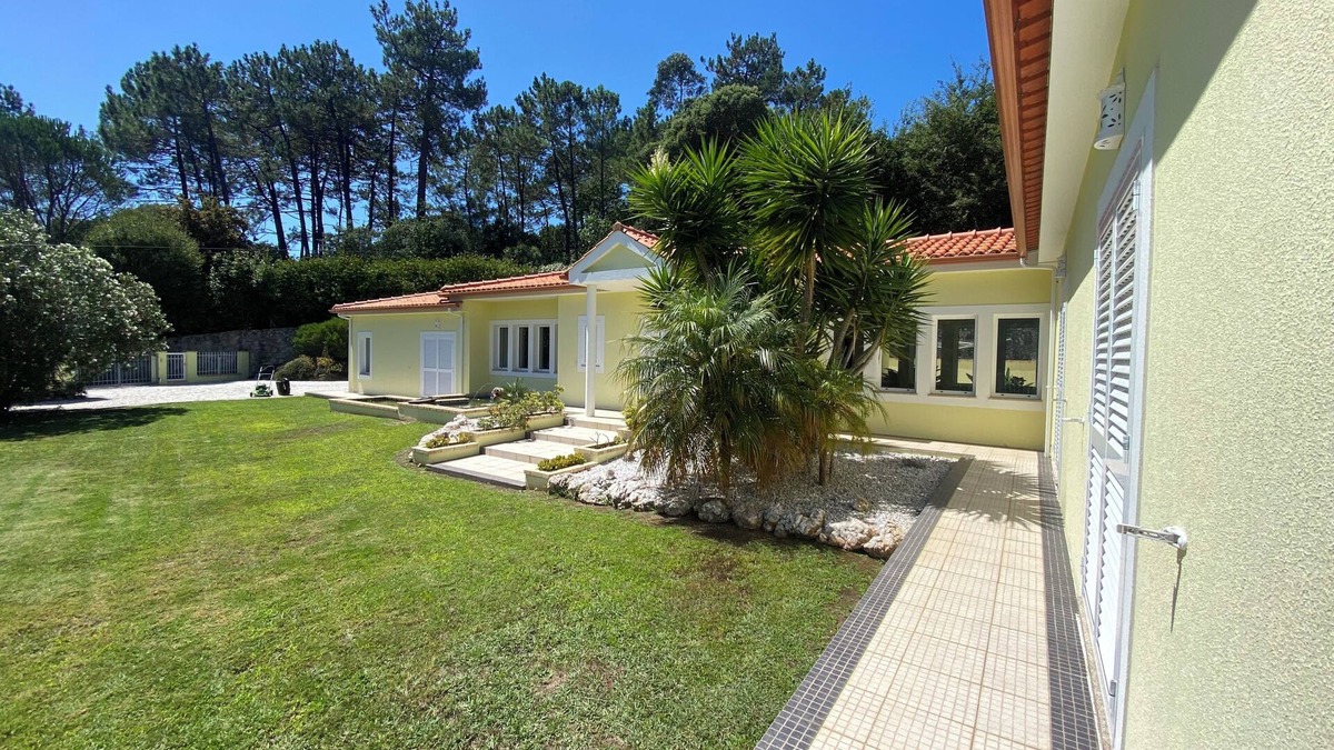 Ancora Villa | Holiday House ON THE BEACH WITH PRIVATE POOL