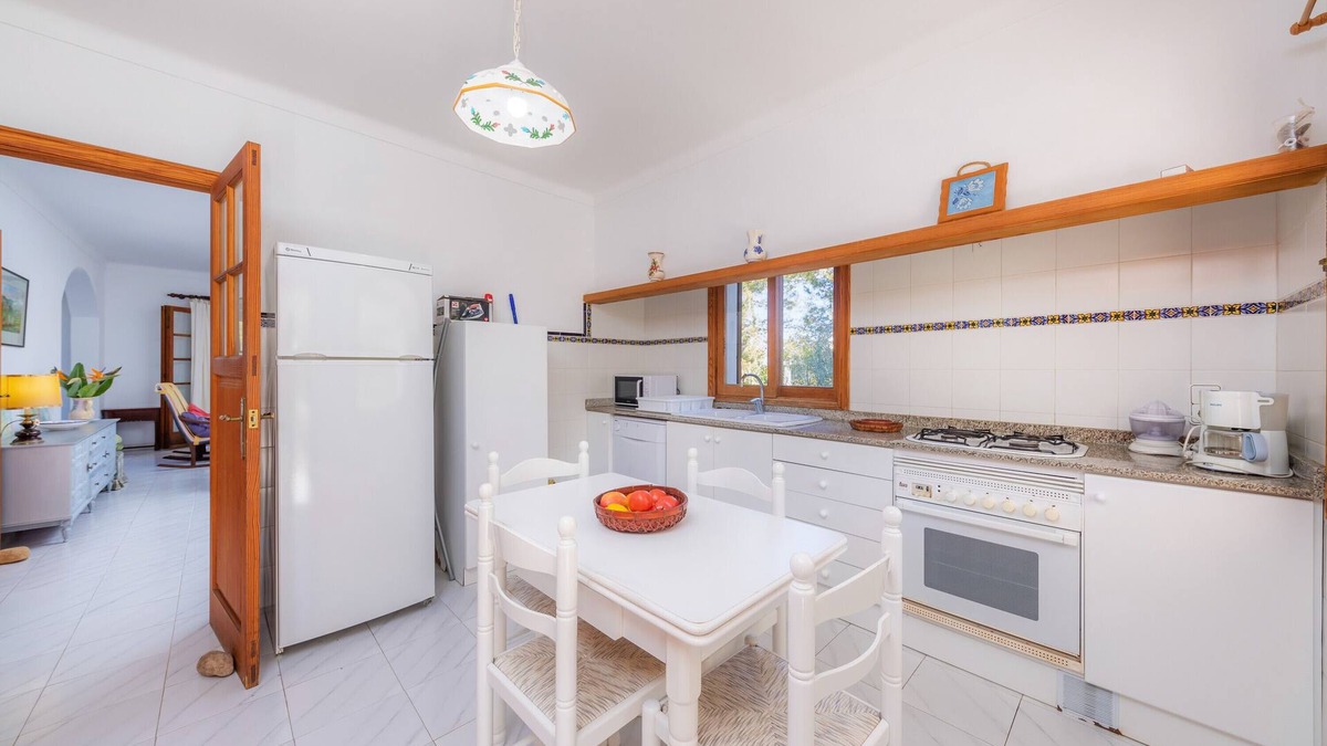 Urbanizacion Mont Ferrutx House | Holiday Home Casa Juan by the Beach with Garden & Wi-Fi