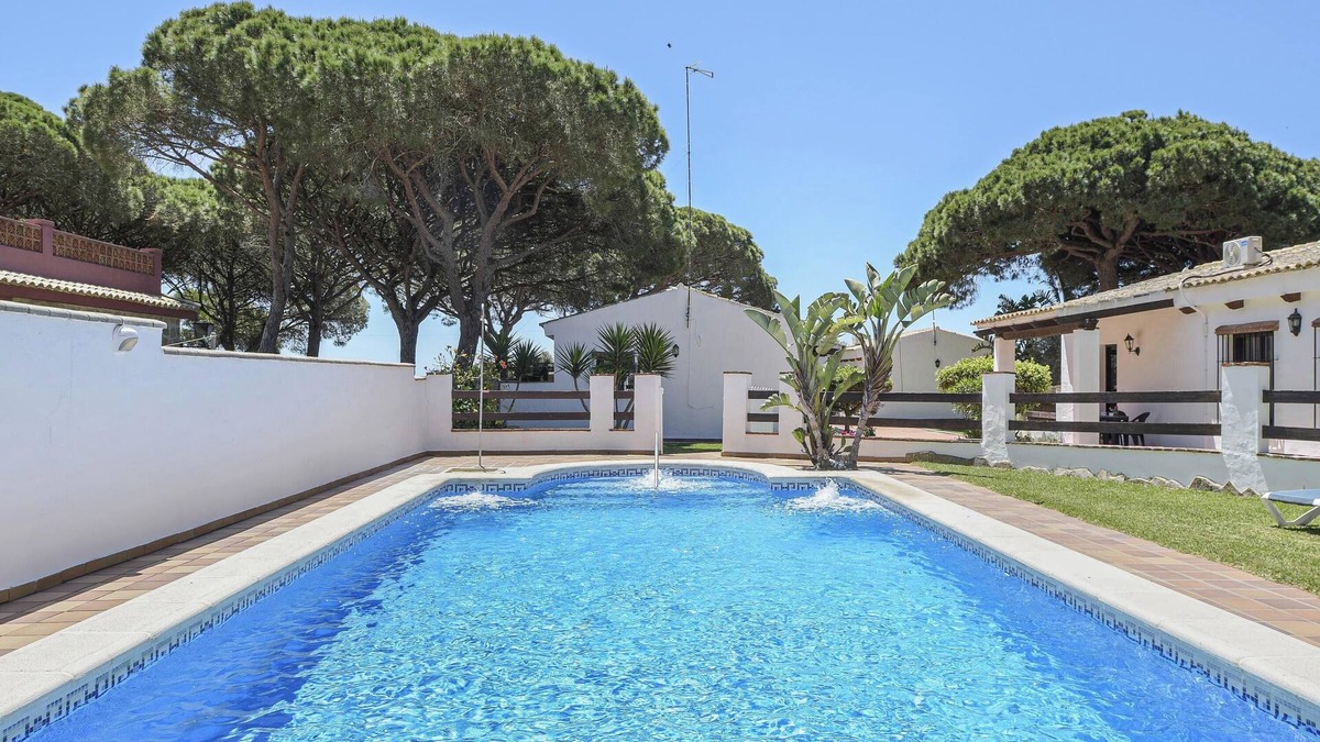 Conil de la Frontera House | Holiday Home Villa Su Ilusión with Pool, Wi-Fi, Air Conditioning, Garden and Terrace
