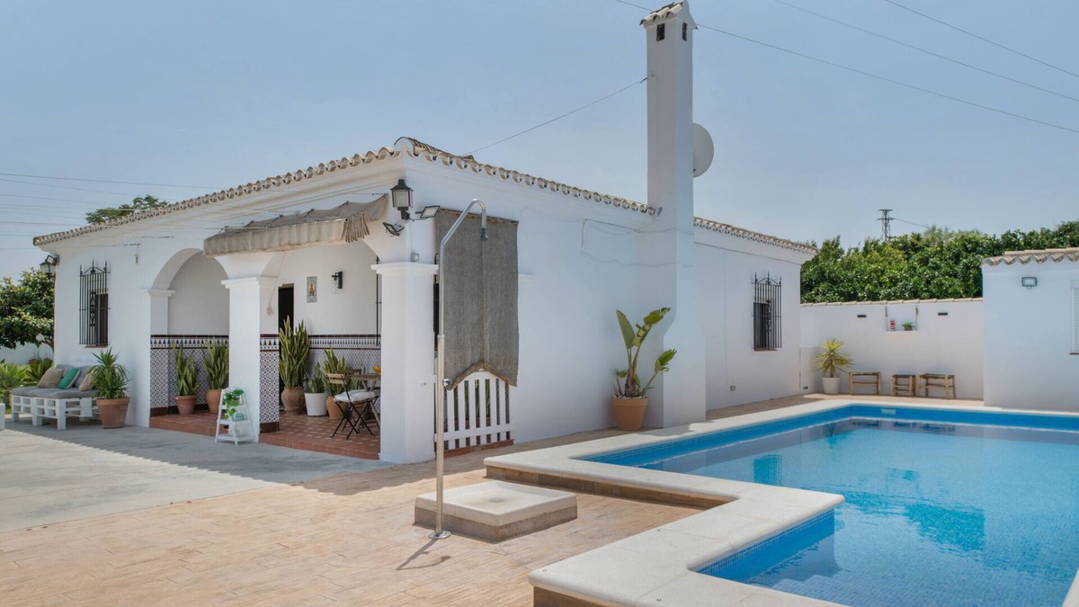 San Ambrosio House | Holiday Home 'Castro' with Mountain View, Wi-Fi and Air Conditioning