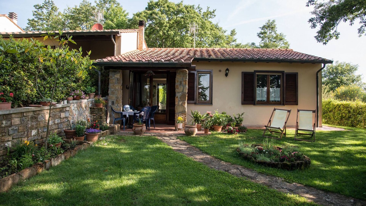 Monteverdi Marittimo House | Holiday Home in Montevedi