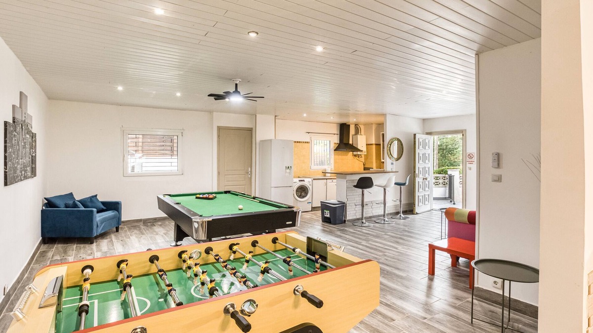Mont Barbat House | Holiday Home 'Casa Piscina - 10km Lloret De Mar' with Pool and Air Conditioning