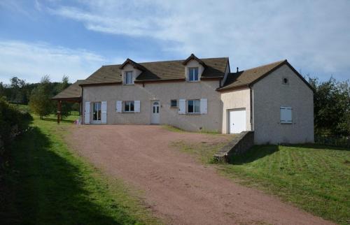 Saint-Martin-du-Tartre House | Holiday Home Maizeray Saint Martin Du Tartre
