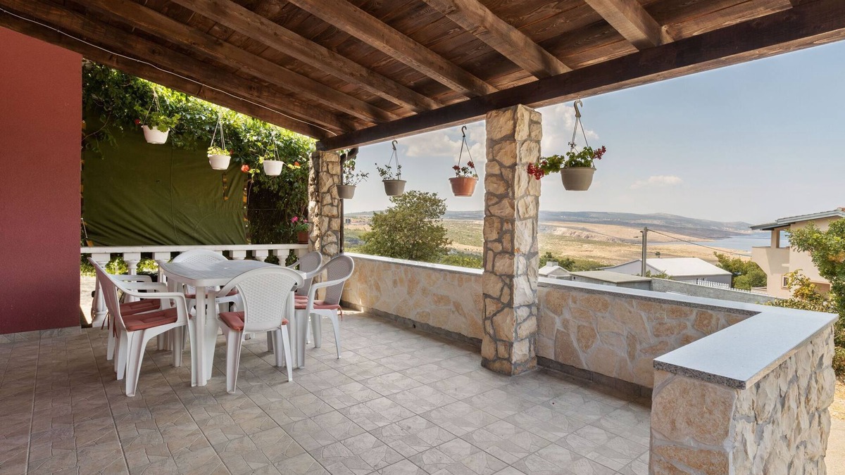 Rovanjska House | Holiday Home in Jasenice near Modrič Cave