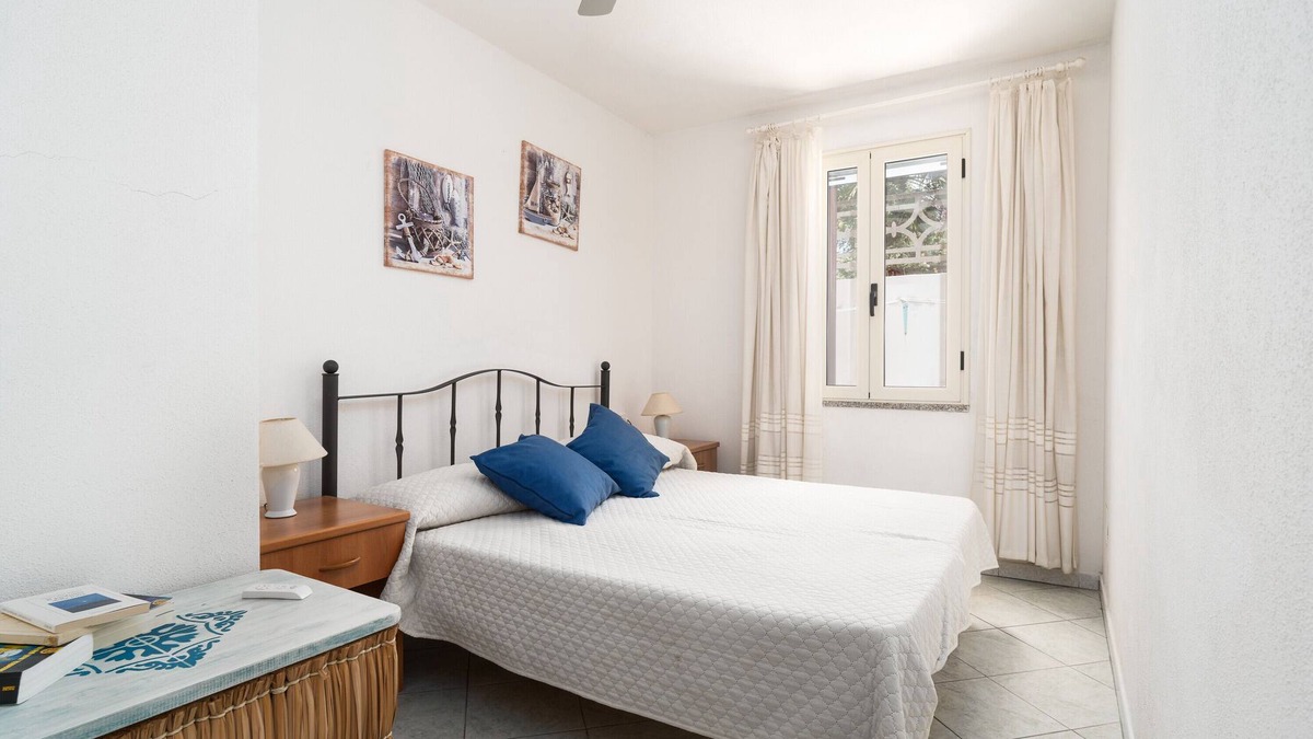 San Giovanni House | Holiday Home 'Casa Vacanza San Giovanni Posada' with Private Terrace
