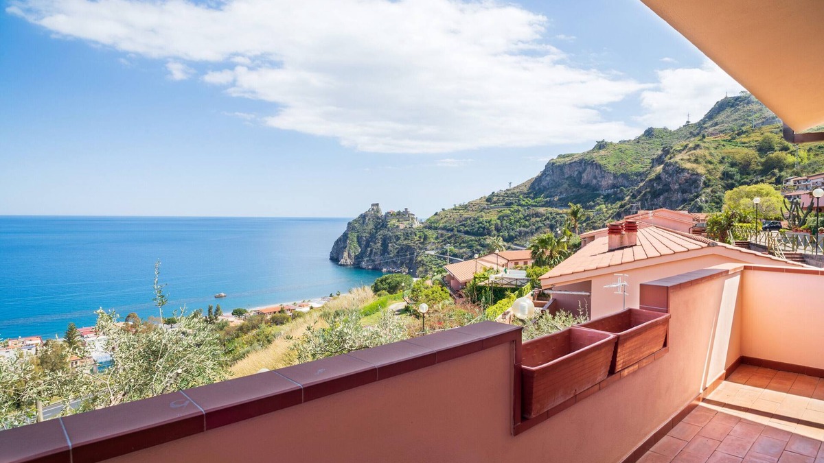 Sant'Alessio Siculo House | Holiday Home "Vista Mare" with Sea View, Private Terrace and Wi-Fi