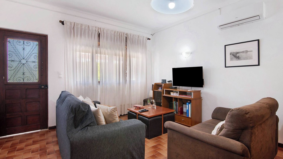 Manta Rota House | Holiday Home 'Casa Maria Beatriz' with Private Terrace, Private Garden and Wi-Fi