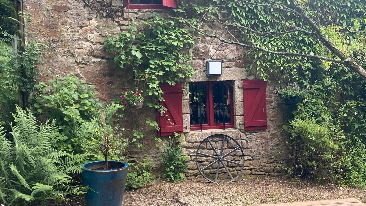 Saint-Nicolas des Eaux House | Holiday Home '6 Personnes' with Shared Terrace, Shared Garden and Wi-Fi