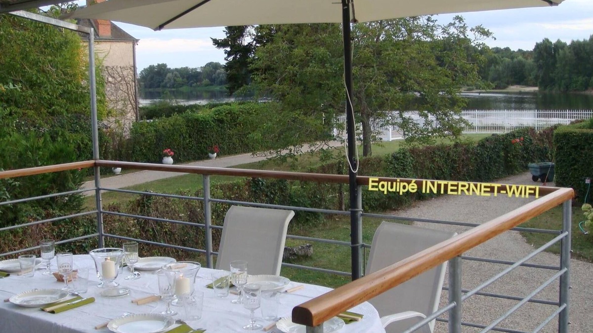 Combleux Villa | Holiday Home. 6 People Valley and Chateaux of the Loire. Quiet Paris 1H30