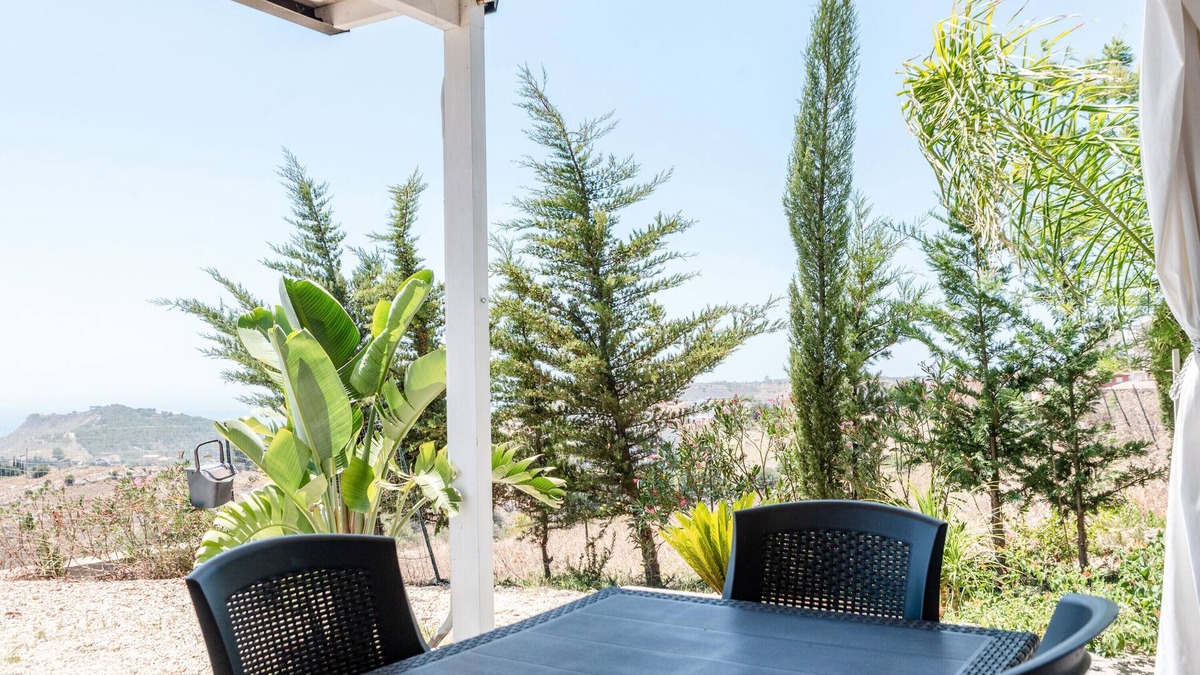 Realmonte Apartment | Holiday Home 'Abbacari 2' with Sea View, Wi-Fi and Air Conditioning