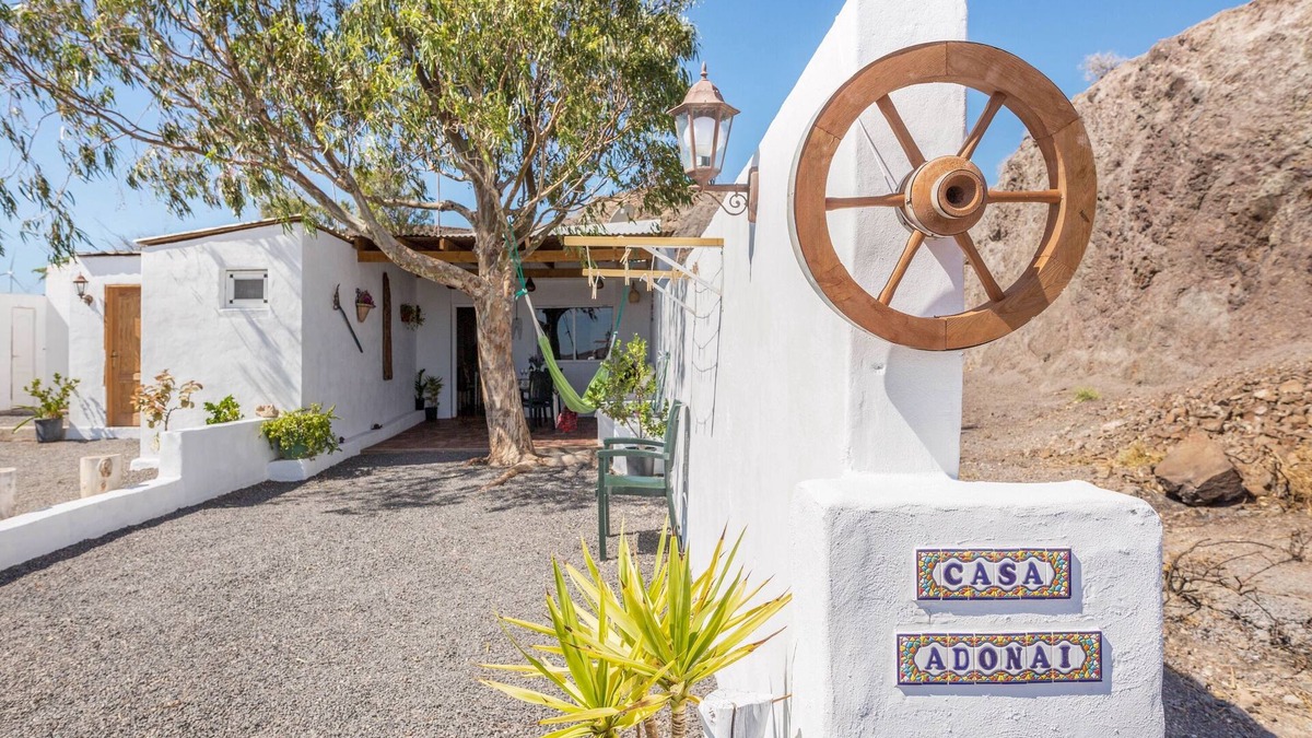 Tuineje House | Holiday Home "Adonai" with Mountain Views, Wi-Fi, Terrace & Garden