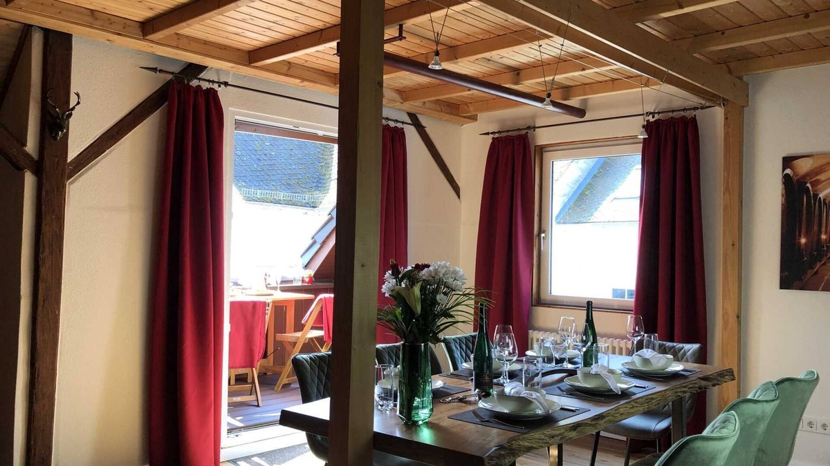 Ediger House | Holiday home Am Alten Stadttor in wine village of Ediger-Eller on the Moselle