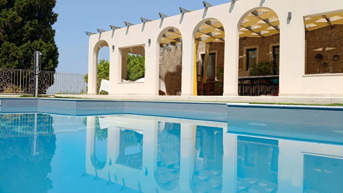 Stroncone House | Holiday Home 'Appartamento in Villa Umbriace' with Shared Pool, Wi-Fi and Air Conditioning