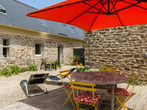 Tregunc House | Holiday Home Aven by Interhome