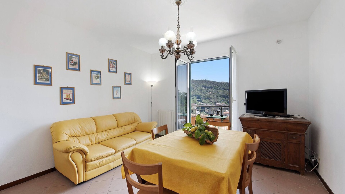 Varazze House | Holiday Home "Bagetti" with Sea View, 2 Private Terraces and Wi-Fi
