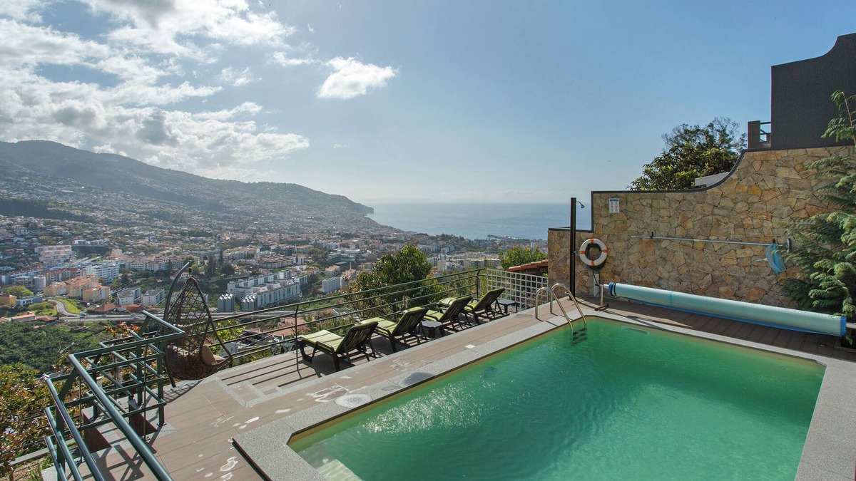 Santo Antonio Villa | Holiday Home 'Barcelos View' with Private Pool, Private Terrace and Wi-Fi