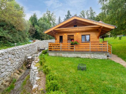 Becov nad Teplou House | Holiday Home Bečov nad Teplou 2 by Interhome