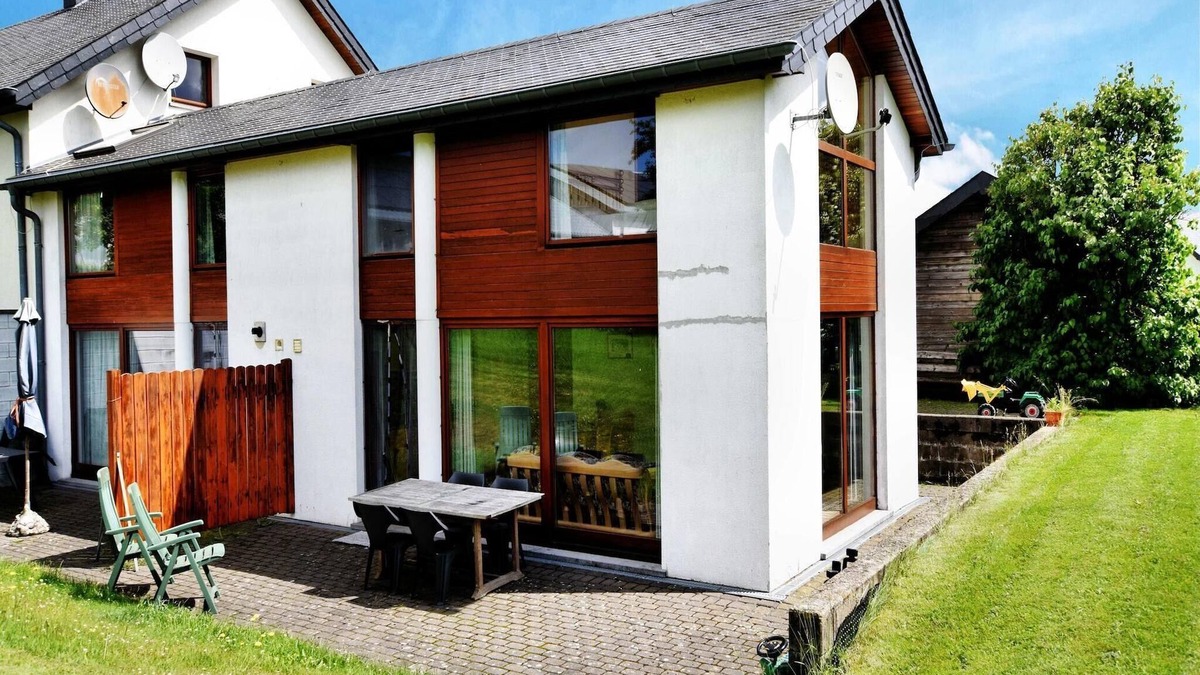 Medendorf House | Holiday Home in St.Vith with hot tub