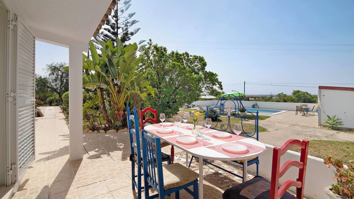 Olhao House | Holiday Home 'Bela Vista Retreat - Lavender' with Sea View, Wi-Fi and Air Conditioning