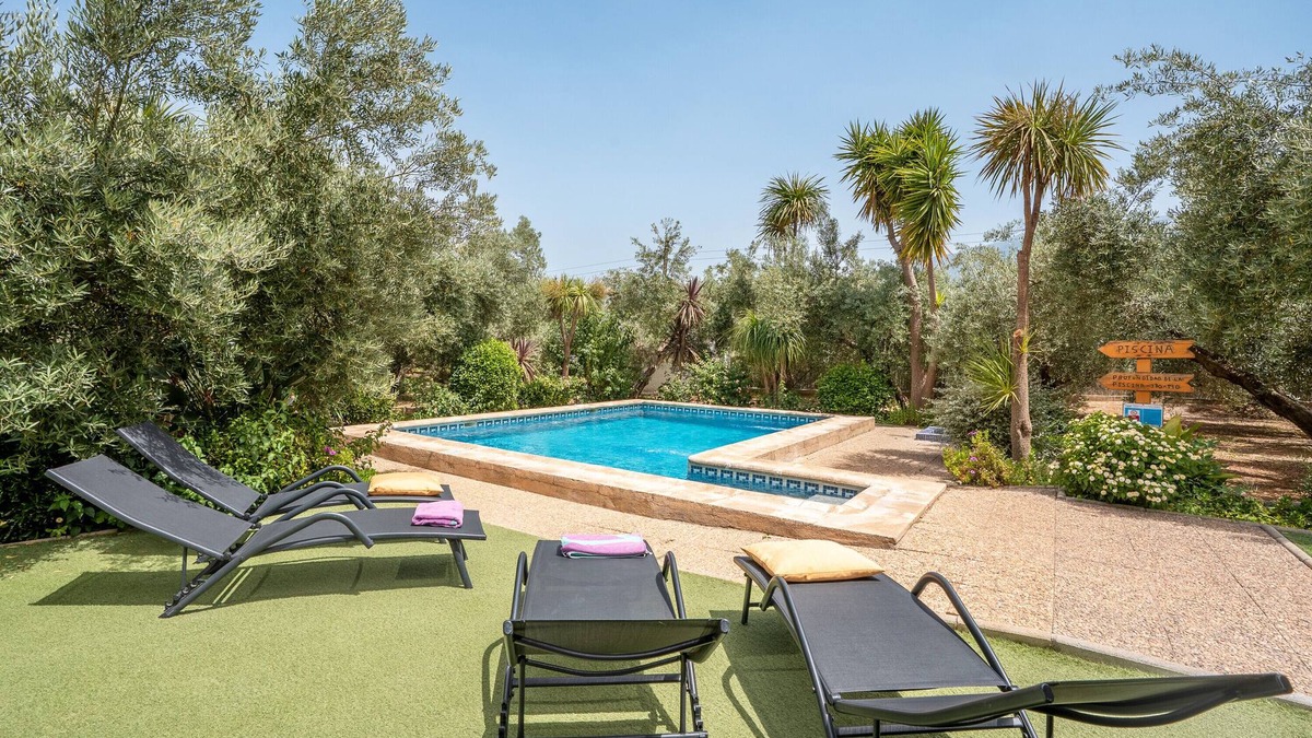Orgiva House | Holiday Home 'Benizarte' with Mountain View, Wi-Fi and Air Conditioning