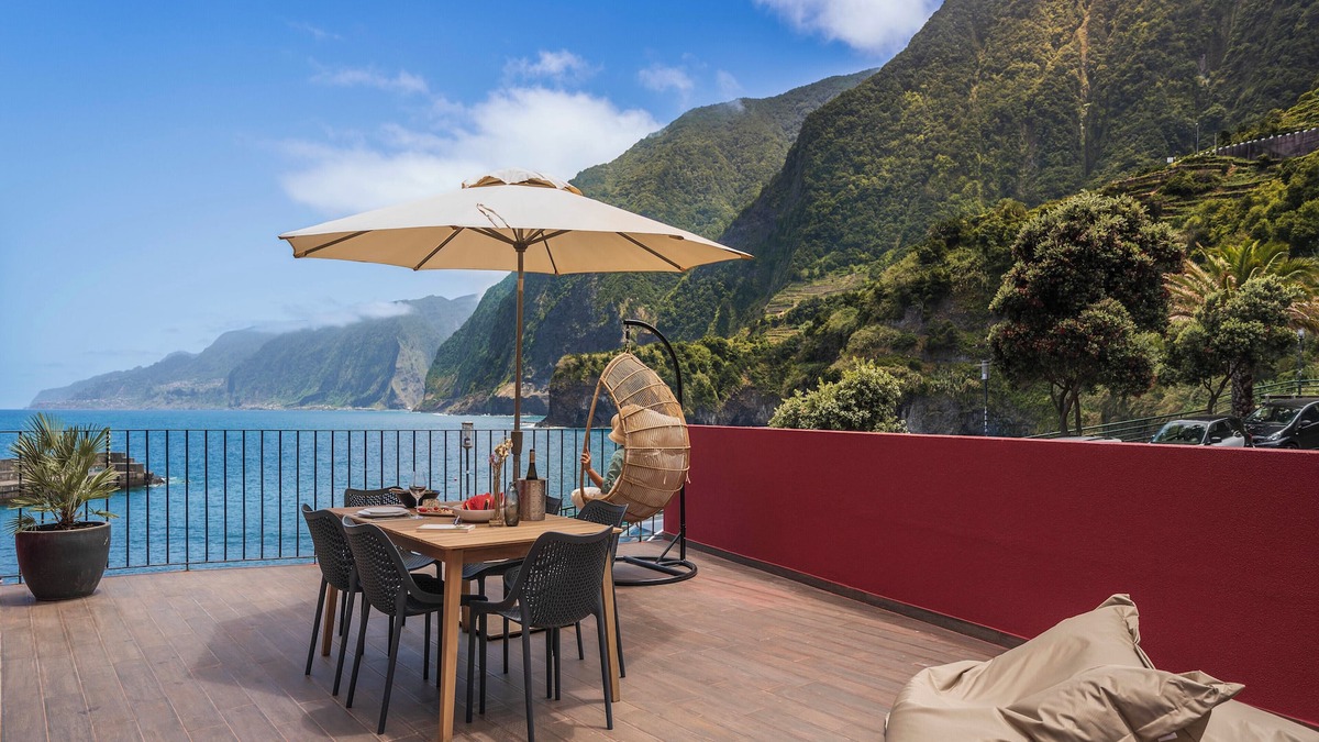 Porto Moniz House | Holiday home by the sea, Pipas do Avô - Seixal