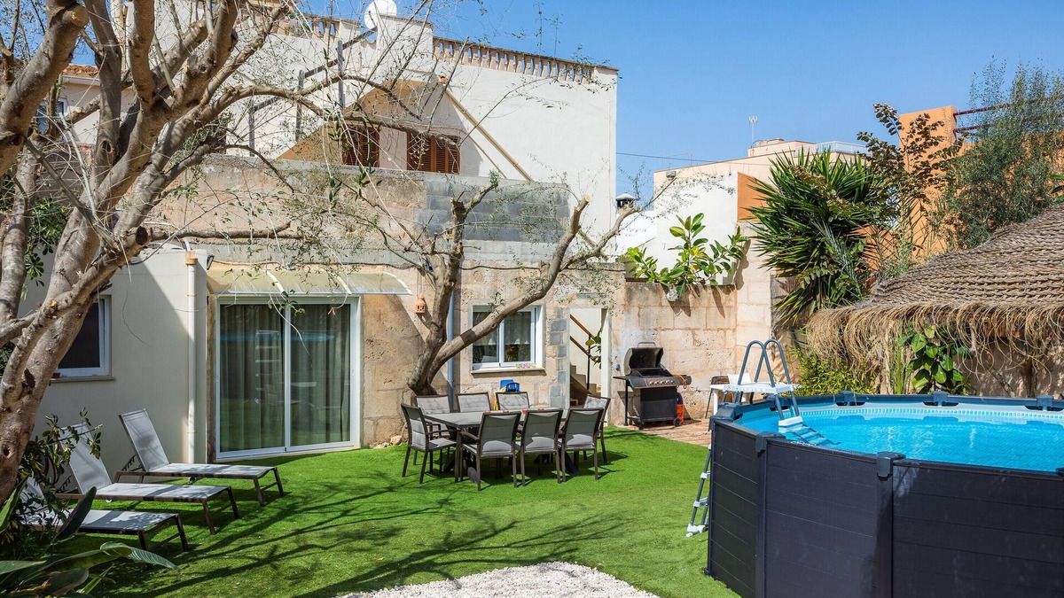 Sa Rapita House | Holiday Home 'Ca Na Clar' with Sea View, Wi-Fi and Air Conditioning