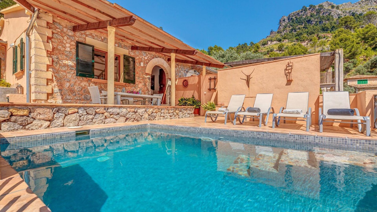 Escorca House | Holiday Home “Ca N’Aina” close to the Beach with Mountain View, Air Conditioning & Pool