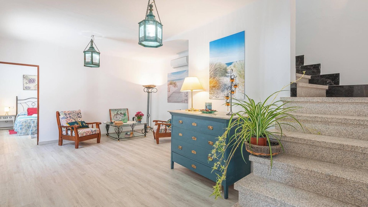 S'alqueria Blanca House | Holiday Home 'Ca Sa Tia Lluisa' with Sea View, Wi-Fi and Air Conditioning