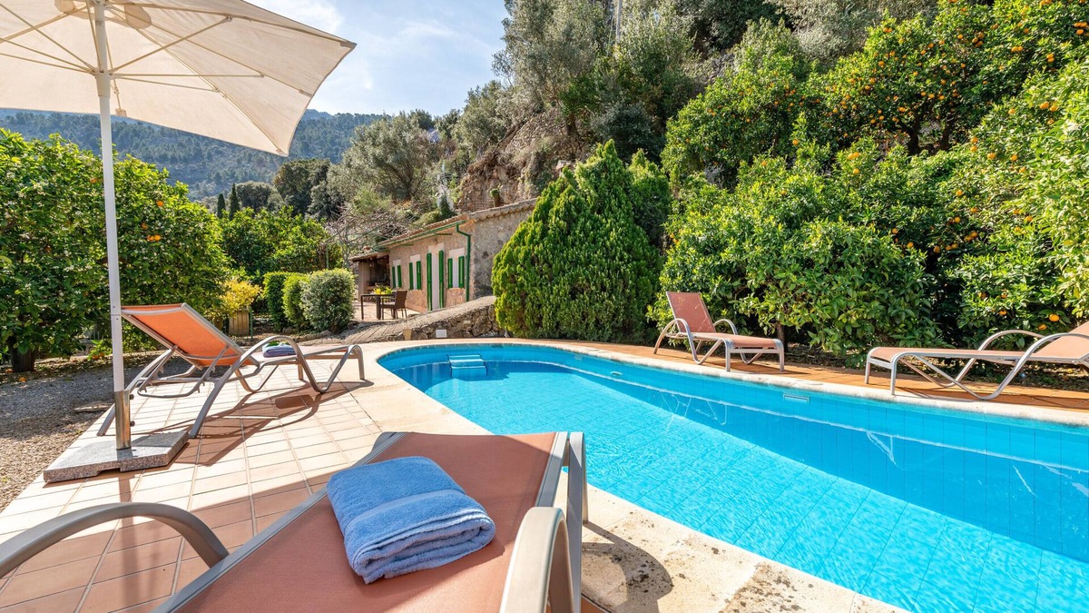 Soller House | Holiday Home 'Can Costurer' with Sea View, Wi-Fi and Air Conditioning