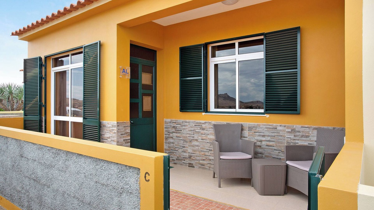 Vila Baleira House | Holiday Home "Cantinho Solpraia" with Sea View, Garden and Wi-Fi