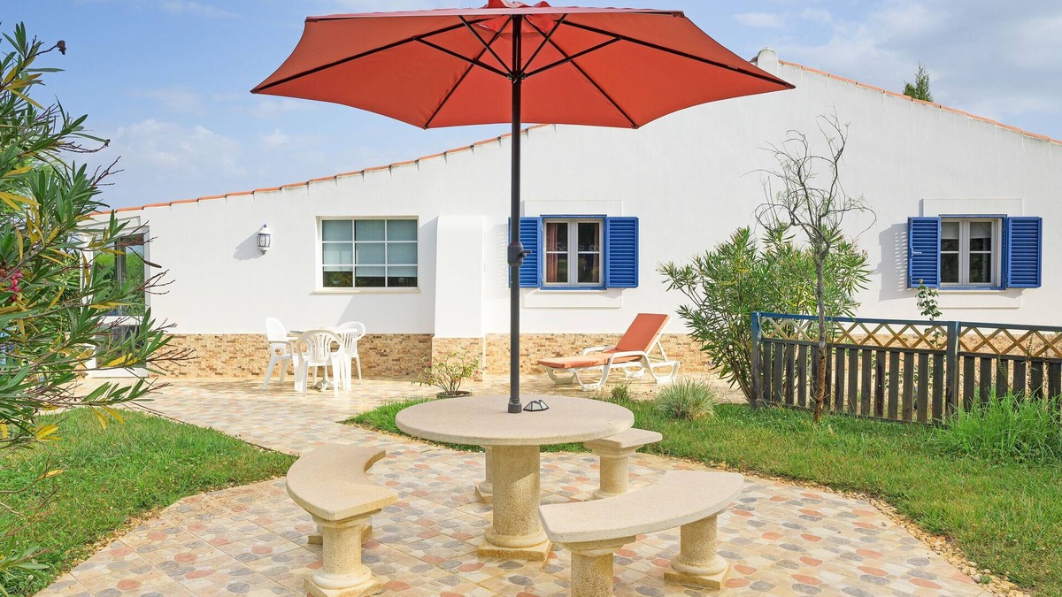 Baiona House | Holiday Home 'Canto Do Sol - Selão Da Eira' with Sea View, Shared Pool and Wi-Fi