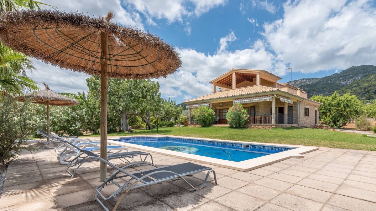 Caimari Villa | Holiday Home Cas Mestre with Mountain View, Wi-Fi, Garden, terrace & Pool; Parking Available