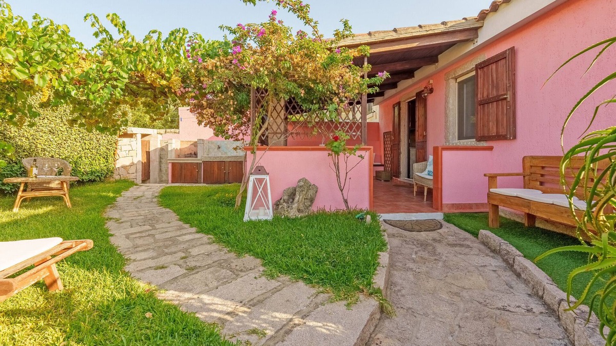 Aglientu House | Holiday Home "Casa Baia Vignola" with Garden, Terrace & Wi-Fi