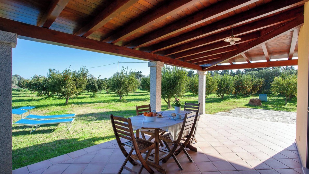 Orosei House | Holiday Home Casa Barvis with Garden, A/C, Terrace and Wi-Fi