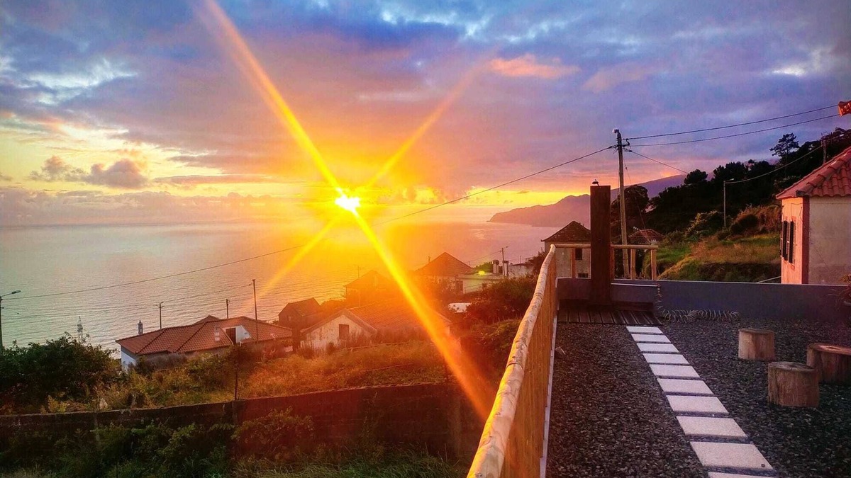 Ribeira da Janela House | Holiday Home 'Casa Da Ribeira Da Janela' with Sea View, Wi-Fi and Air Conditioning