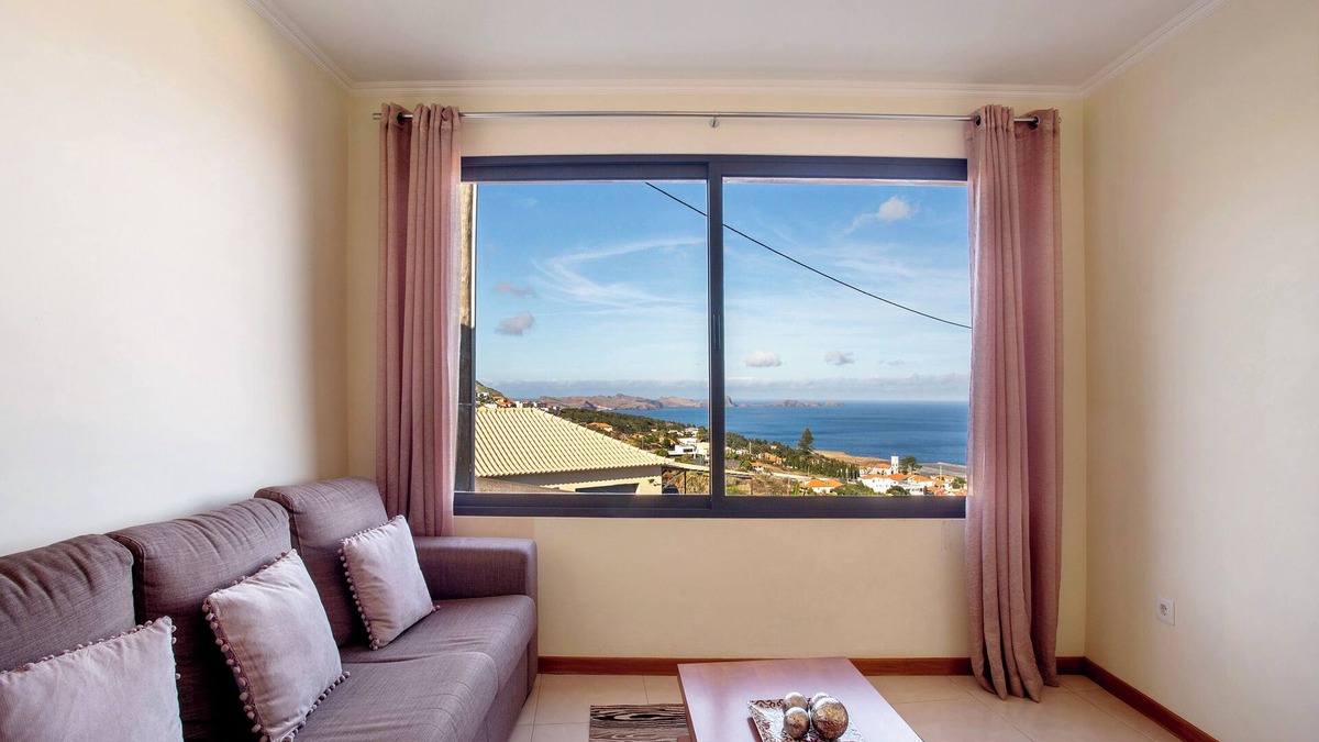 Machico House | Holiday Home 'Casa Da Bemposta' with Sea View, Balcony and Wi-Fi