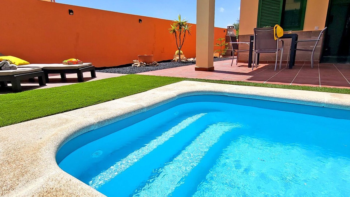 Tarajalejo House | Holiday home CASA ELA in Tarajalejo, sea view, near the beach, WiFi