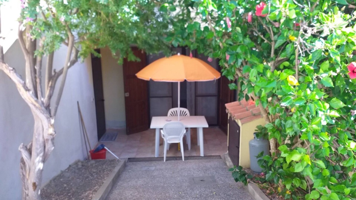 Funtana Meiga House | Holiday Home 'Casa Funtana Meiga' close to the Beach with Sea View, Shared Garden & Terrace