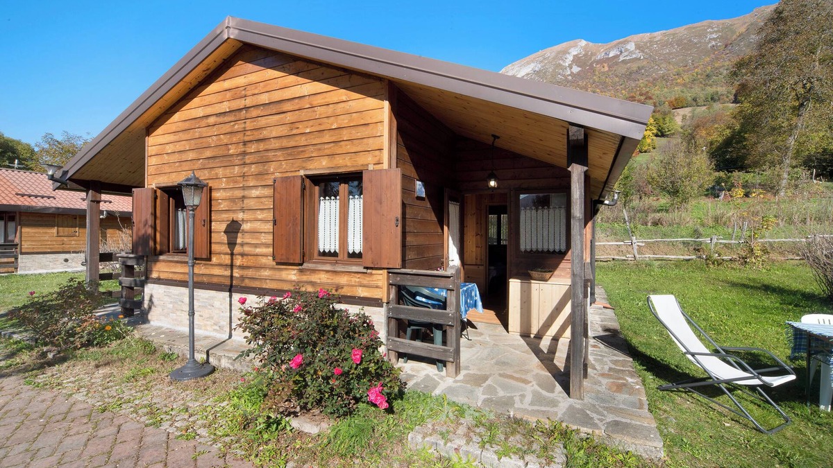 Barzio House | Holiday Home "Casa Genziana" with Mountain View, Wi-Fi & Garden