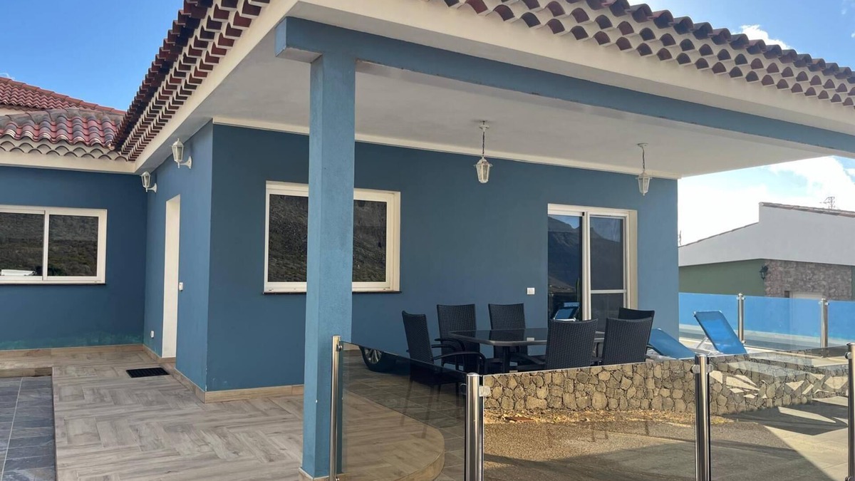 Frontera House | Holiday Home 'Casa Mar Azul' with Sea Views, Private Terrace and Wi-Fi
