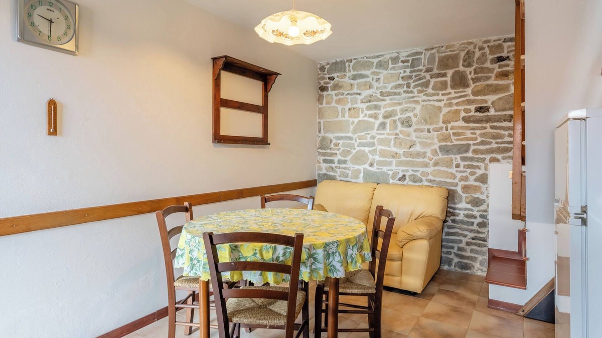 San Marcello Piteglio House | Holiday Home 'Casa Mary' with Mountain View and Private Garden