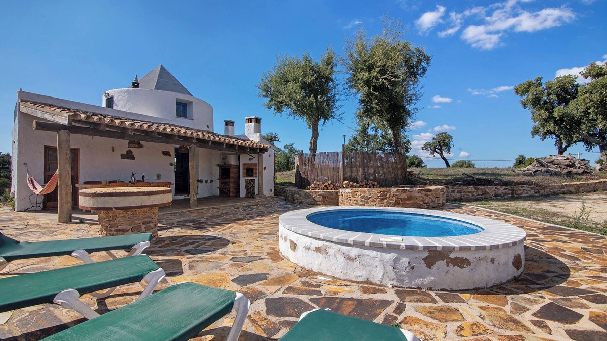 Cortelha House | Holiday Home 'Casa Moinho Da Eira' with Mountain View, Wi-Fi and Air Conditioning