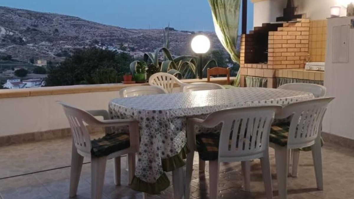 Realmonte House | Holiday Home 'Casa Montereale' with Sea View, Private Terrace and Wi-Fi