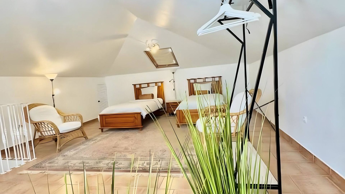Canhas House | Holiday Home 'Casa Conduto' with Sea View, Wi-Fi and Air Conditioning