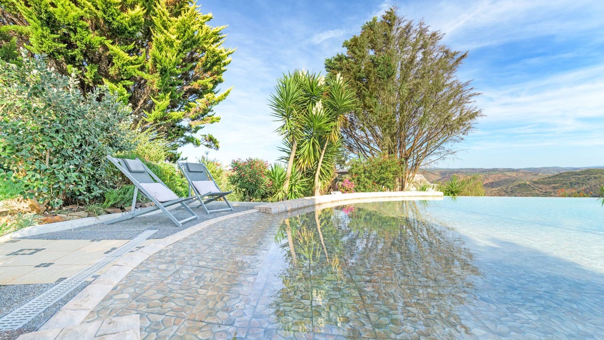 Baiona House | Holiday Home 'Casa Peixe - Selão Da Eira' with Sea View, Shared Pool and Wi-Fi