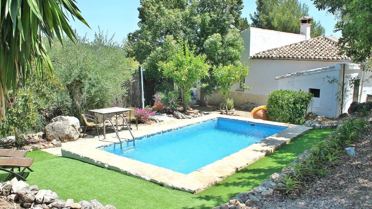 Montecorto House | Holiday Home Casa Romántica with Mountain View, Pool & Wi-Fi