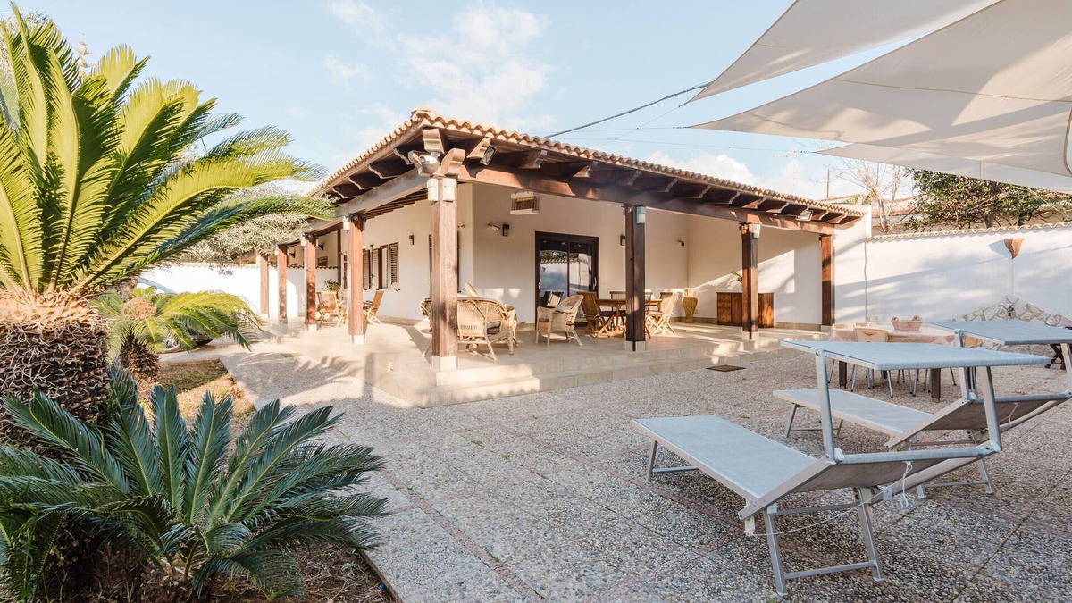 Marsala House | Holiday Home 'Casa Scirocco' with Sea View, Private Terrace and Wi-Fi